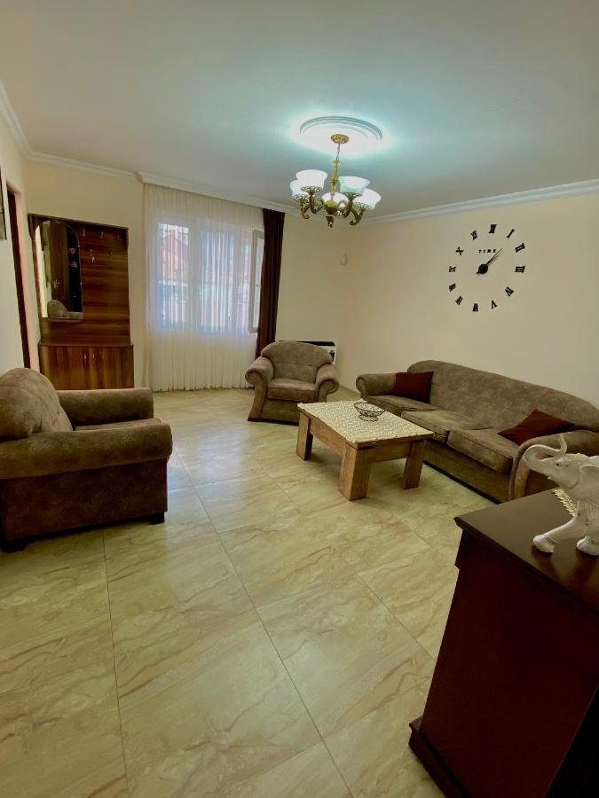 Family Home Batumi Exteriér fotografie